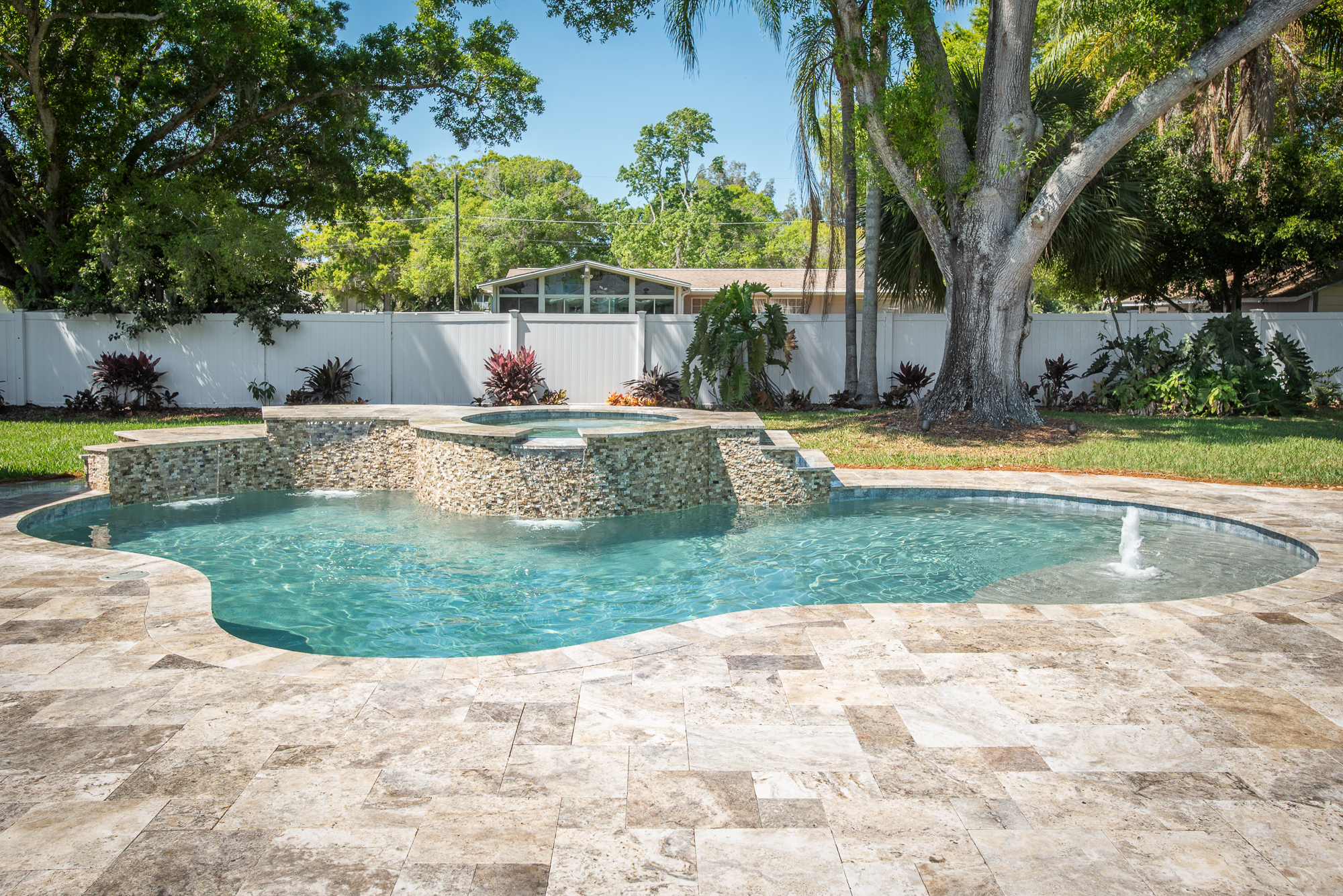 Larsen Pool & Spa